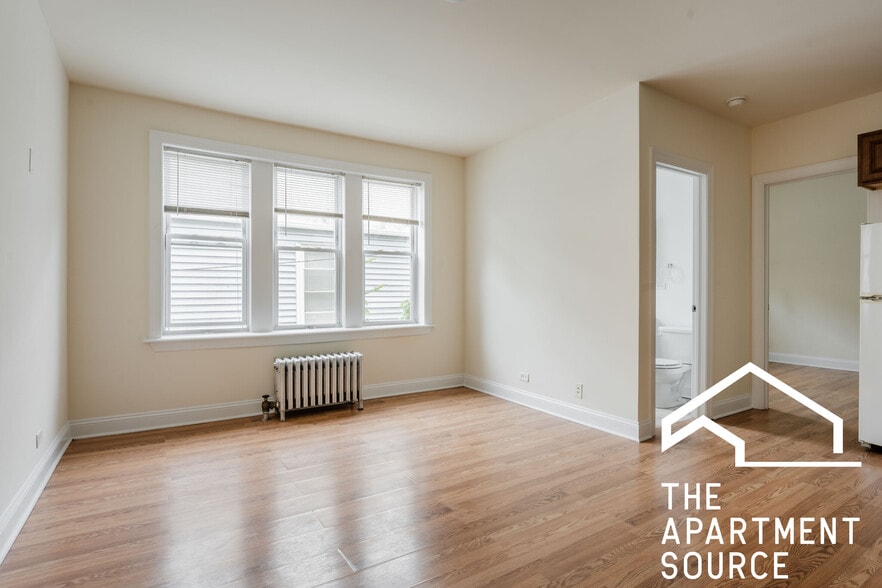 Building Photo - 2606 N Kimball Ave