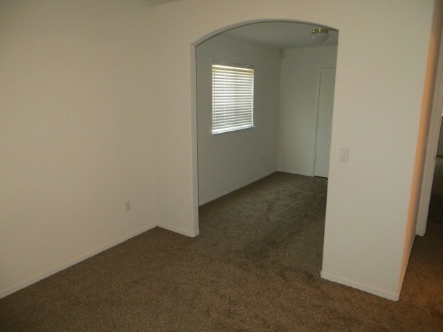 Building Photo - Kerman Westside Home, 3+BR/2BA, Built 2002 - Lots of Amenities!