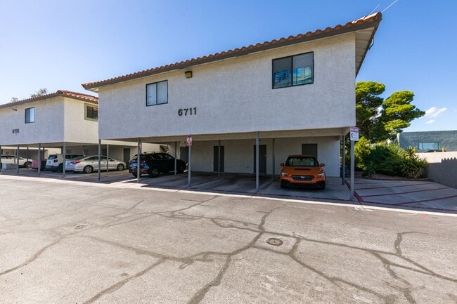 Building Photo - GORGEOUS 2 BEDROOMS CONDO*JUST COMPLETED UPGRADES*SOUTHWEST AREA*COMMUNITY AMENITIES*