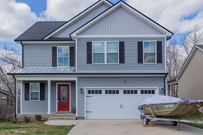 Primary Photo - Pet Friendly Three Bedroom!