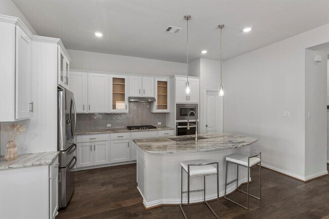 Building Photo - 220 Algaroba Loop