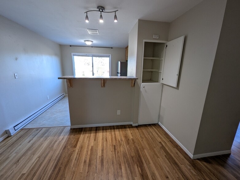 Building Photo - 1626 Southeast Lexington Street