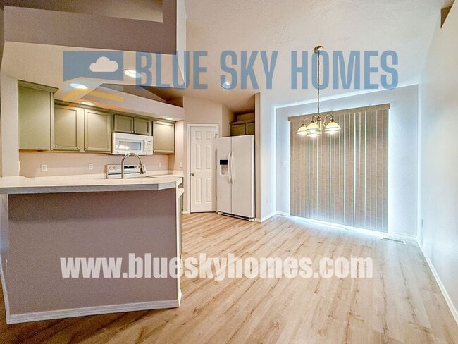 Building Photo - 2503 N Blue Blossom Way