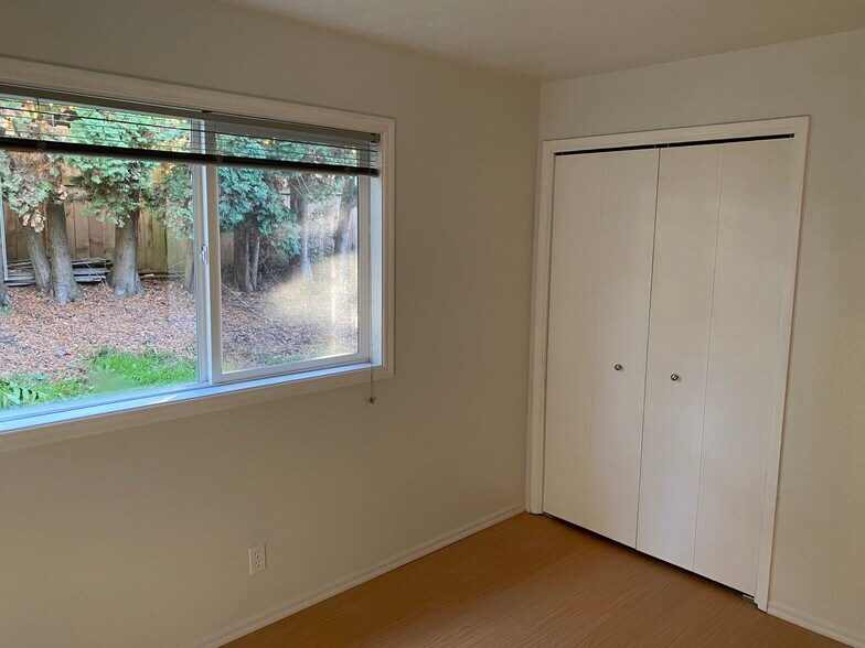 Master Bedroom - 13456 Aspen Lake Ct NE