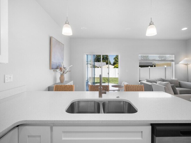 Building Photo - 3-Bedroom Home with Private Garage and Fen...