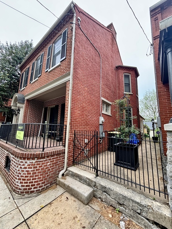 Building Photo - 729 E Orange St