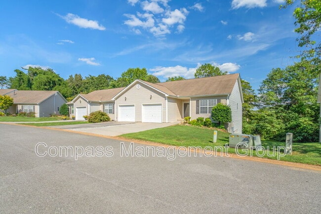 Building Photo - 1034 Brittany Deanne Ln