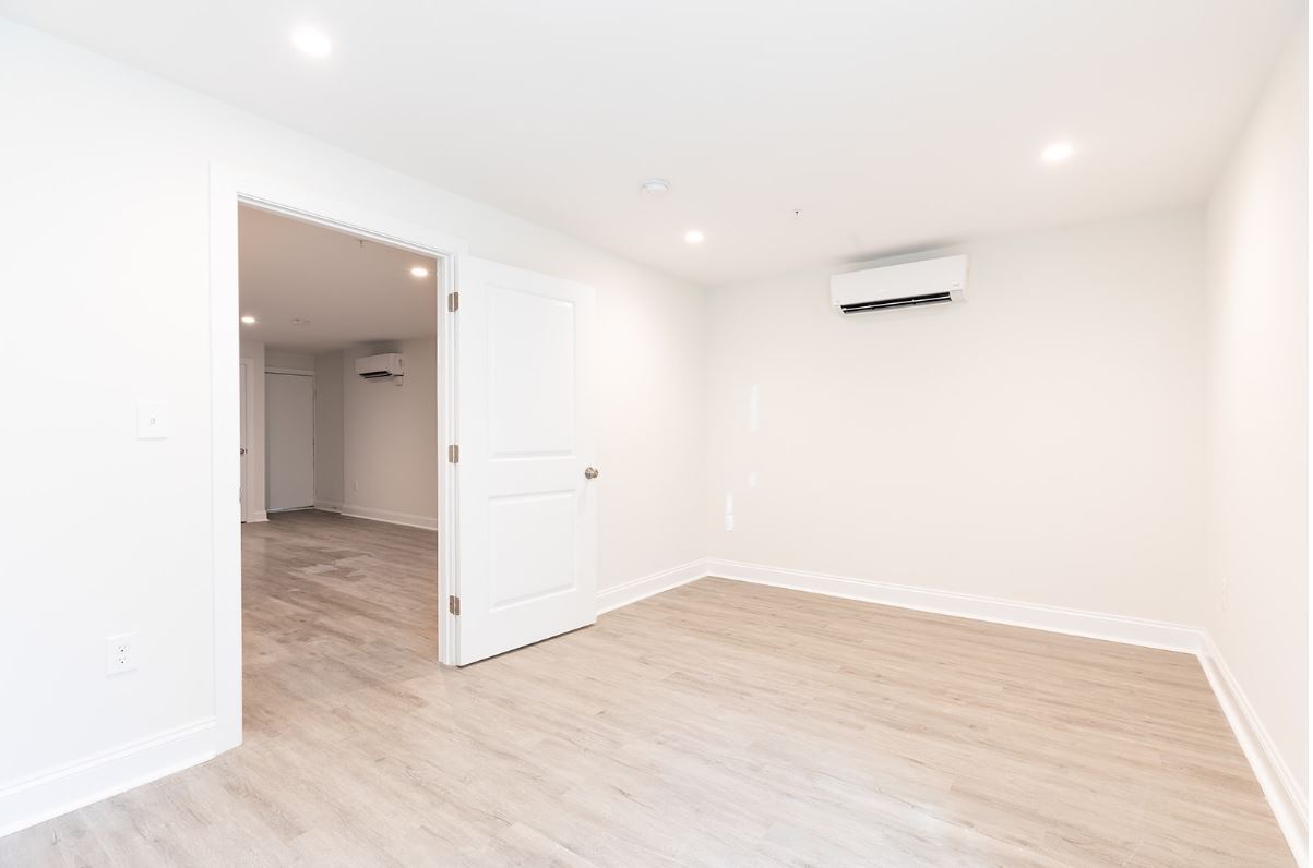 Building Photo - 701 8th St NE