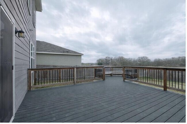 Building Photo - 140 Satsuma Ln