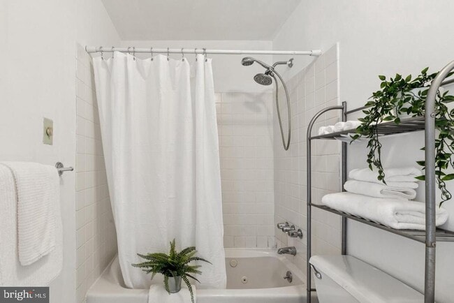 Building Photo - 218 Rector St