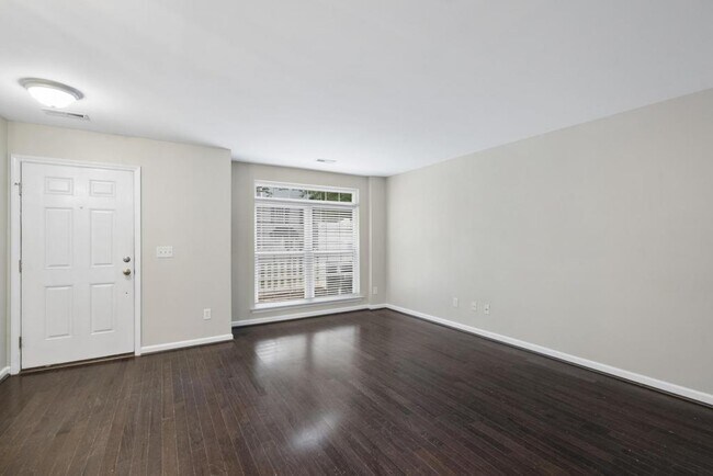 Building Photo - 3011 Barrymore St
