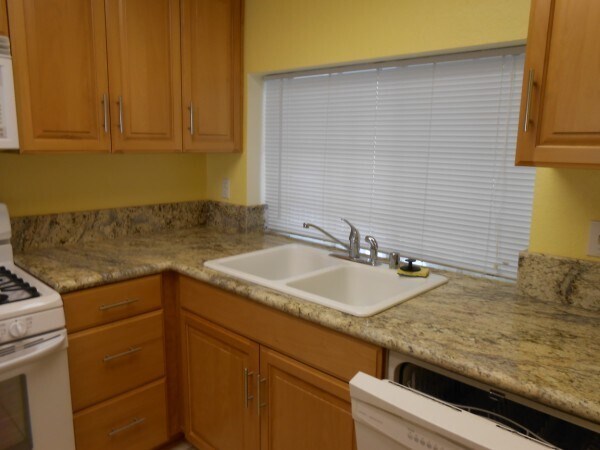 Building Photo - Beautiful remodeled 1 Bed one Bath in  Nor...