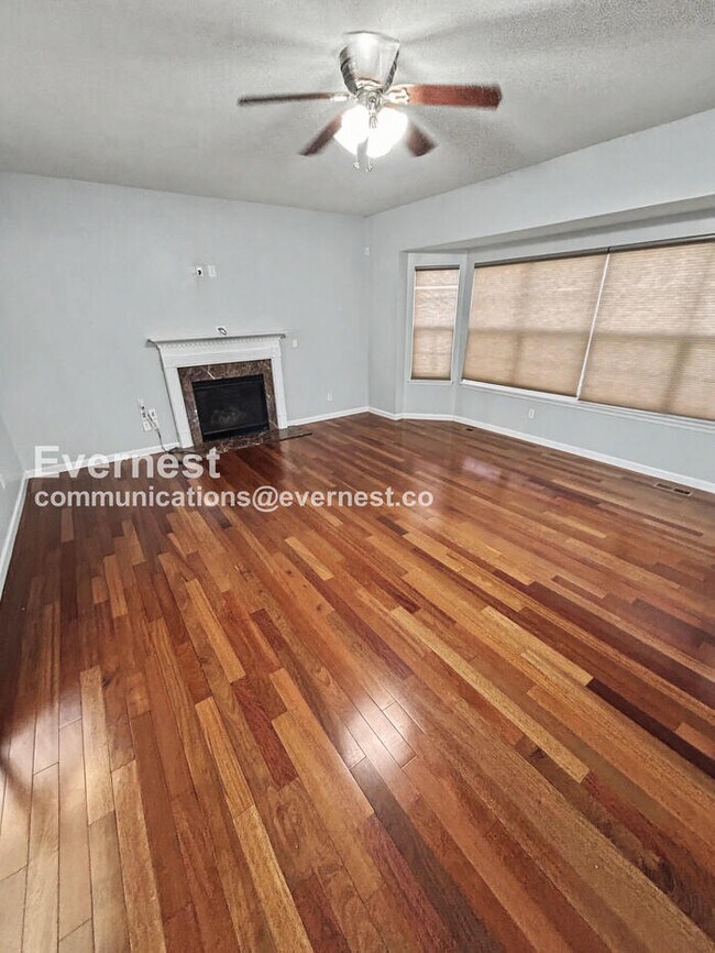 Building Photo - Spacious 4-Bed Home with 2-Car Garage & Modern Amenities