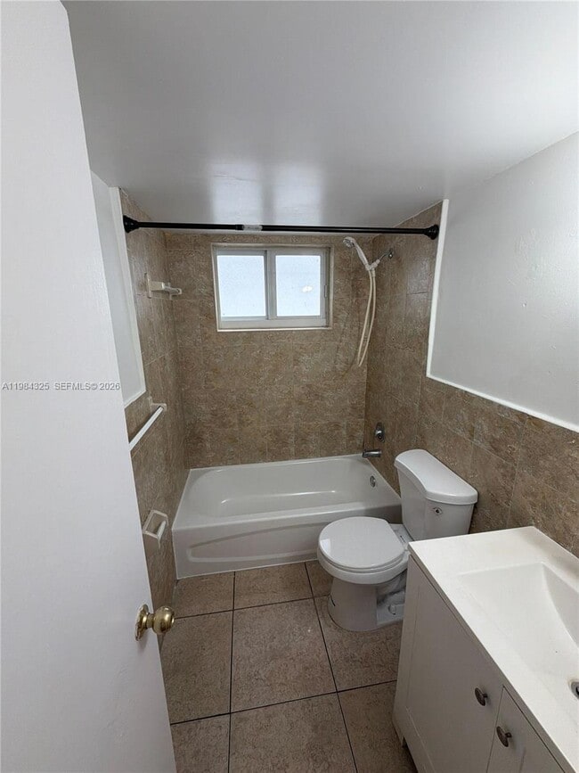 Building Photo - 1621 NW 16th Ave