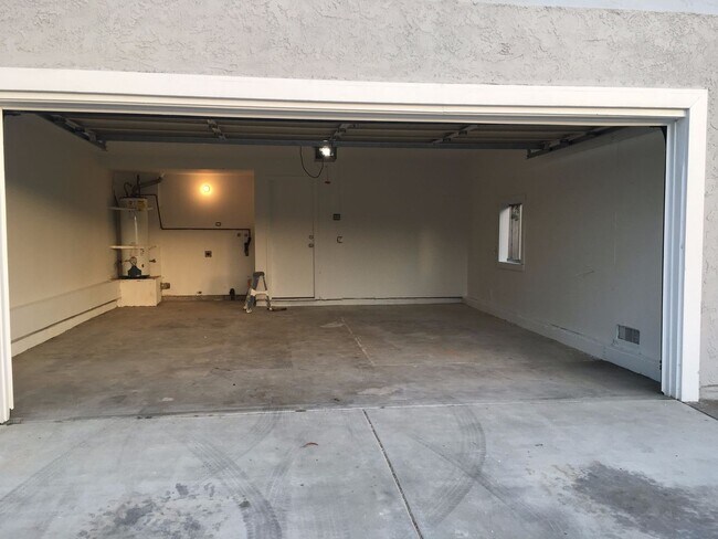 Building Photo - 859-861 Mola Vista Way