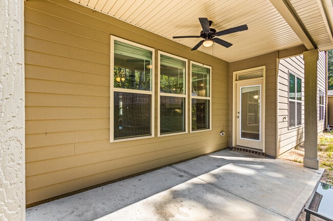 Building Photo - 2635 Ridge Manor Dr