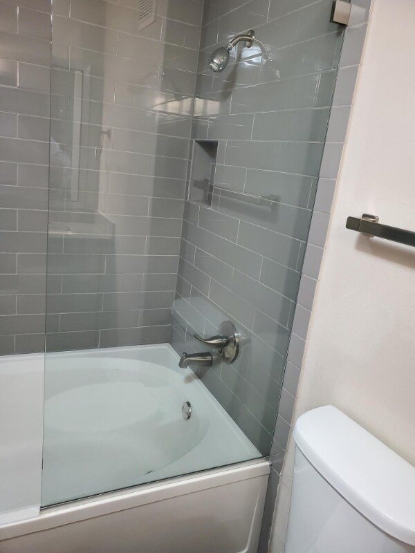 Building Photo - 906 Allen St