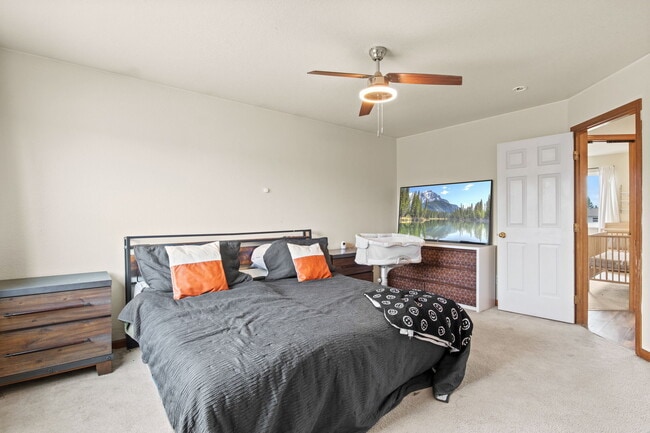 Building Photo - 770 Stargate Dr