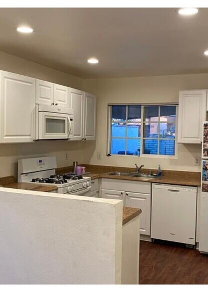 Building Photo - 75 Bishop St