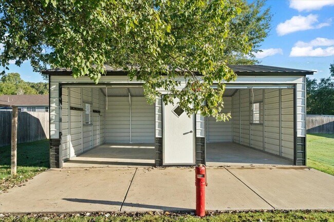 Building Photo - 9496 Holly Grove Rd