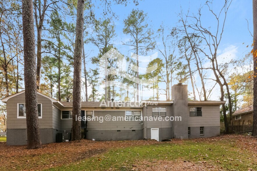 Building Photo - 330 Pine Ridge Rd