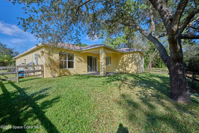 Building Photo - 9086 107th Ct