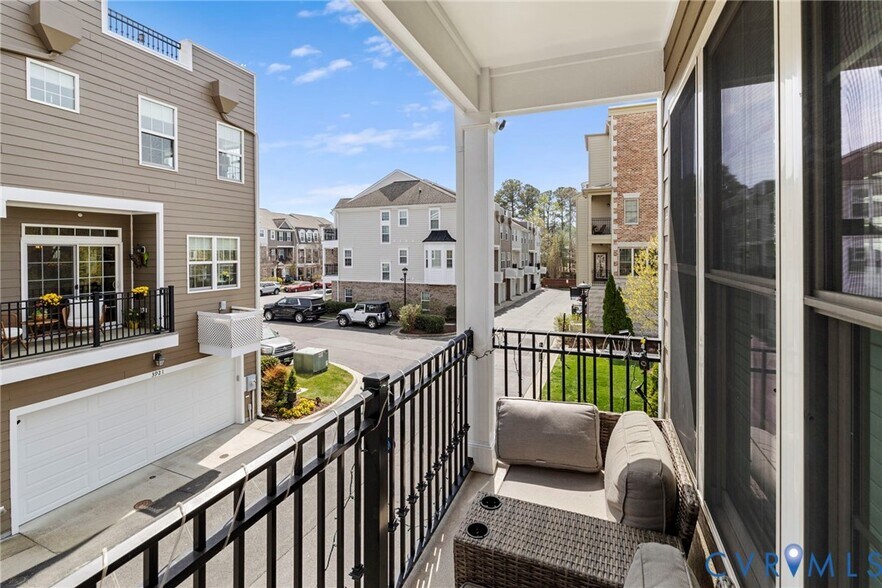 Building Photo - 3920 Village Commons Walk