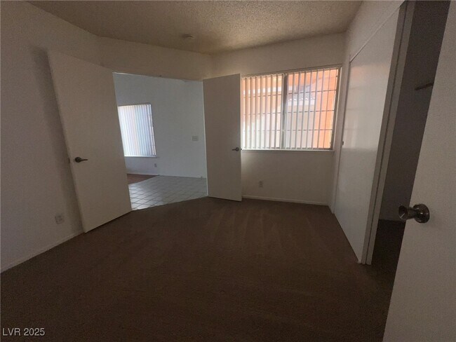 Building Photo - 1908 Misty Glade Dr