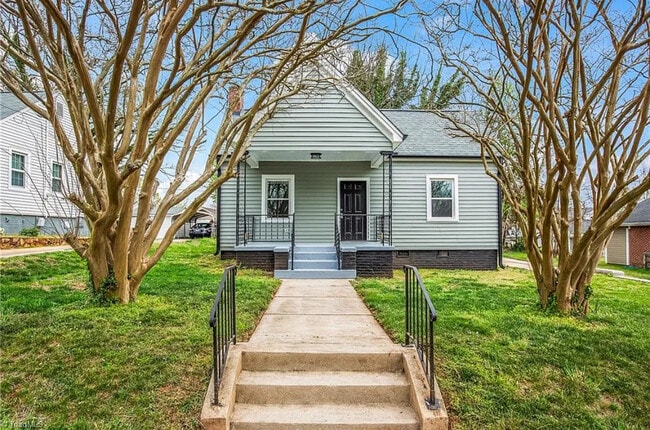 Building Photo - 2335 Greenway Ave NW