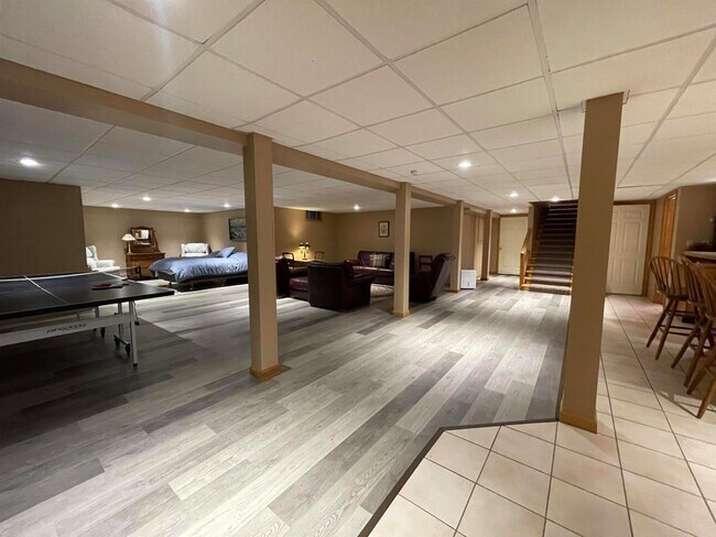 Building Photo - 21 Valley View Rd