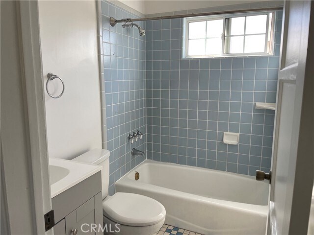 Building Photo - 1009 W Clark Ave