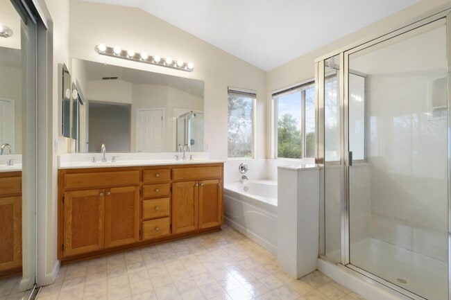 Building Photo - AVAILABLE NOW: HOME IN THE WESTERN EDGE OF...