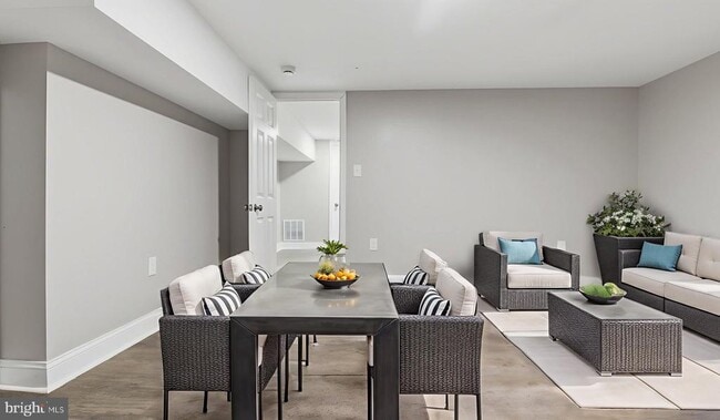 Building Photo - 917 N Gilmor St