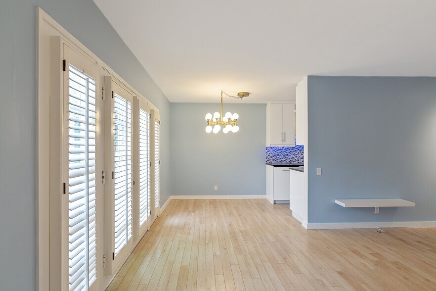 Building Photo - 639 Bay St