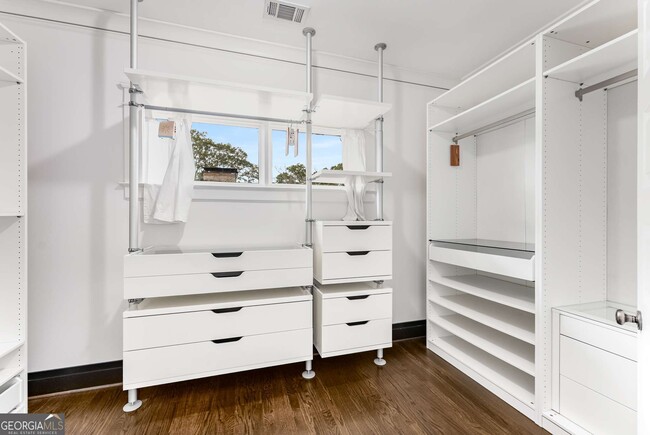 Building Photo - 546 Candler Park Dr NE