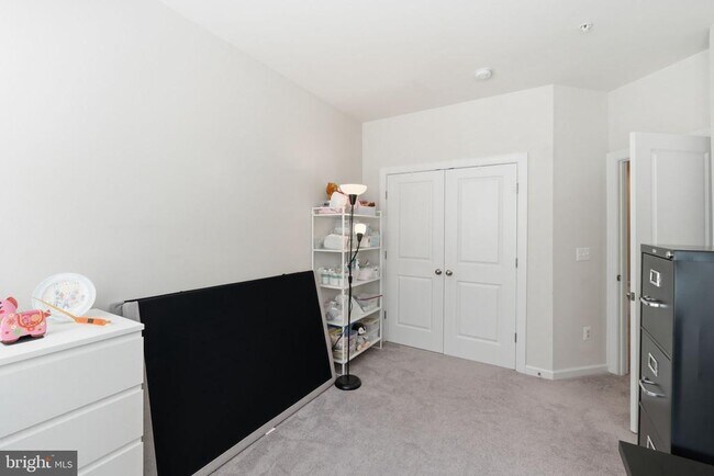 Building Photo - 16122 Columbus Ave