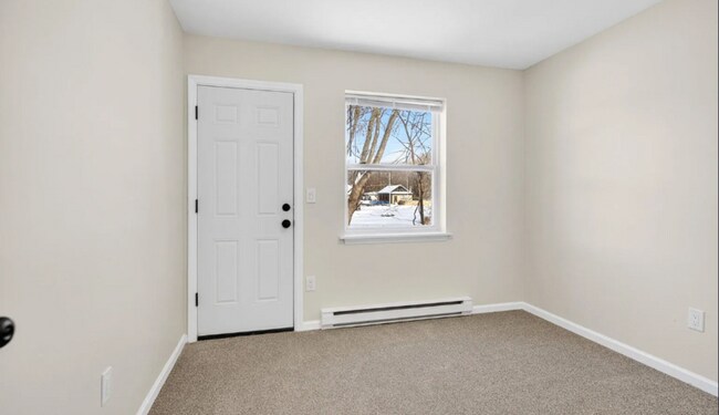 Building Photo - 13 Sligo St