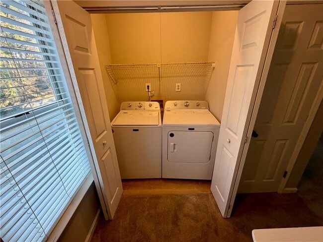 Building Photo - 1911 Shenandoah Valley Ln SE