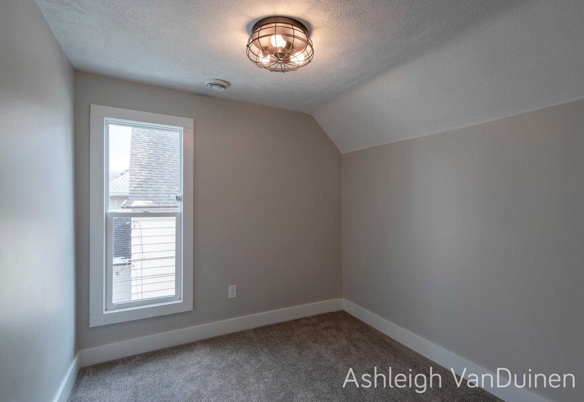 Bedroom 3 - 823 Crescent St NE