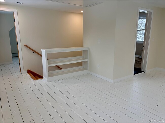 Building Photo - 156 Bloom Rd