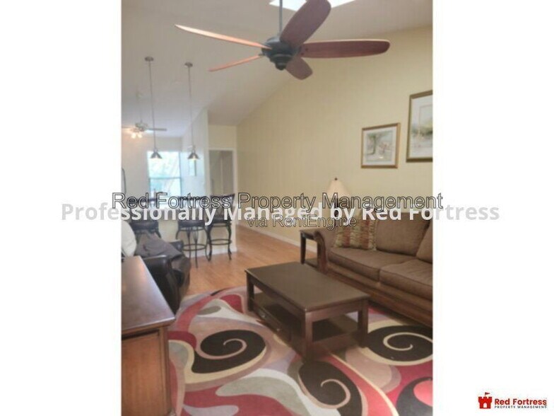 Building Photo - 15076 Parkside Dr