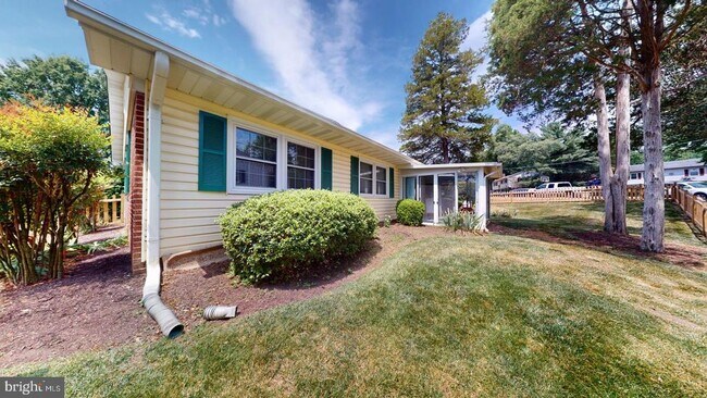 Building Photo - 5810 Helmsdale Ln