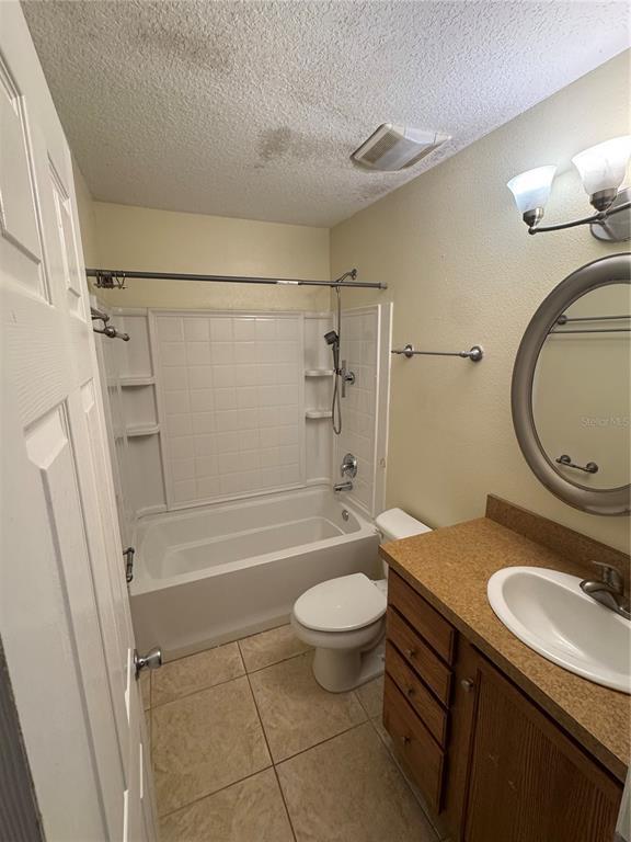 Building Photo - 3063 St Clair Ave