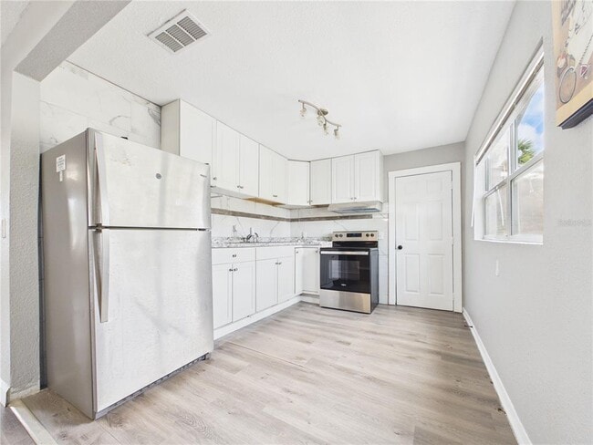 Building Photo - 605 S Disston Ave