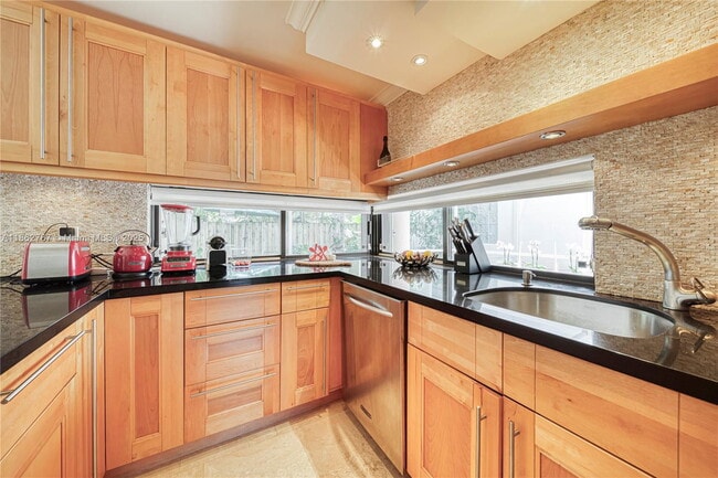 Building Photo - 2918 Whitehead St