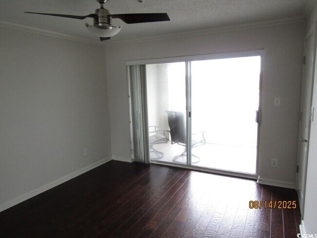 Building Photo - 4560 Greenbriar Dr