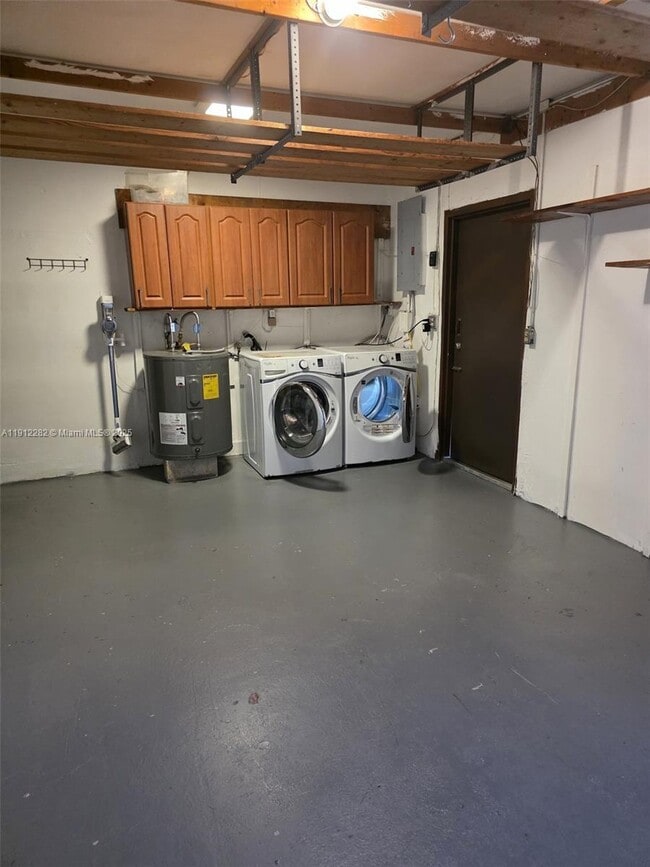 Building Photo - 8090 W 18th Ct