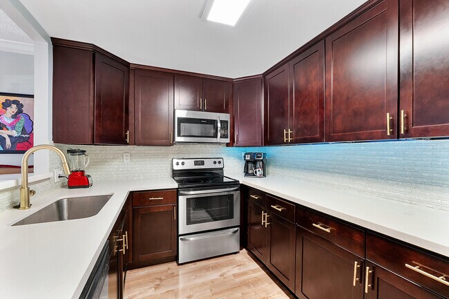 Building Photo - 10777 W Sample Rd