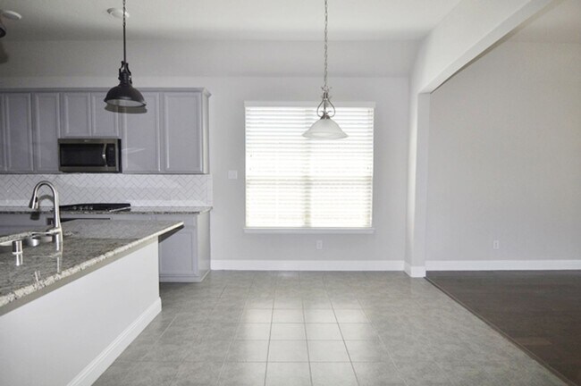 Building Photo - Wonderful 3-2-2 with Study in Northlake, N...