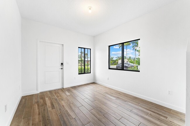 Building Photo - 5024 Elderberry St